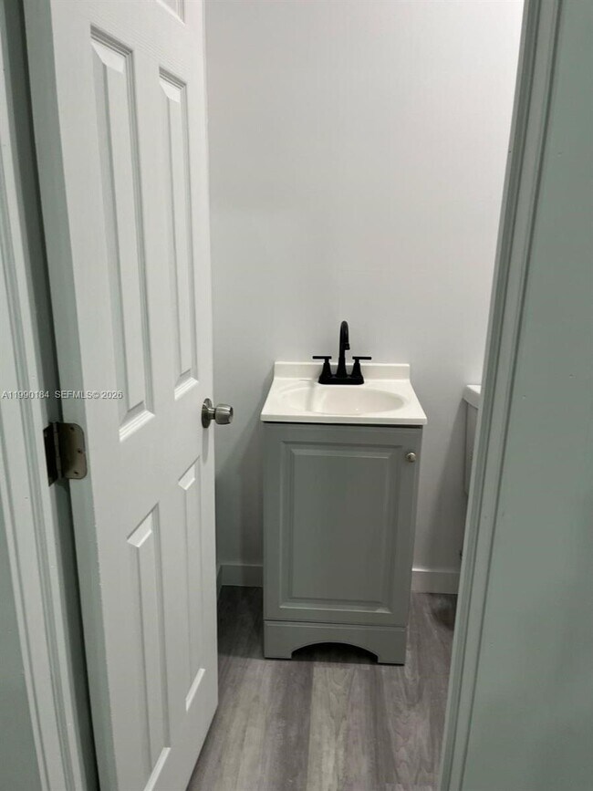 Photo - 555 SW 132nd Ave Unit A