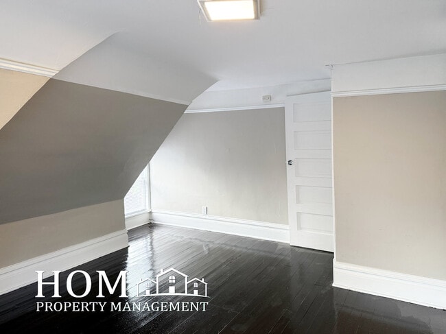 Photo - 110 Bradley St