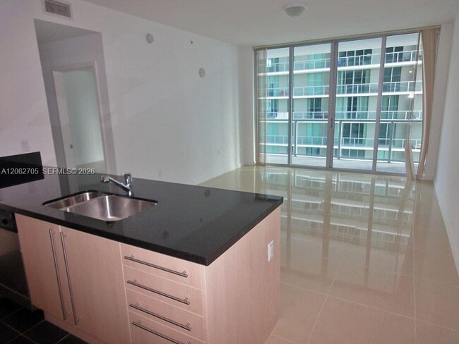 Photo - 1111 SW 1st Ave Unidad 1715-N