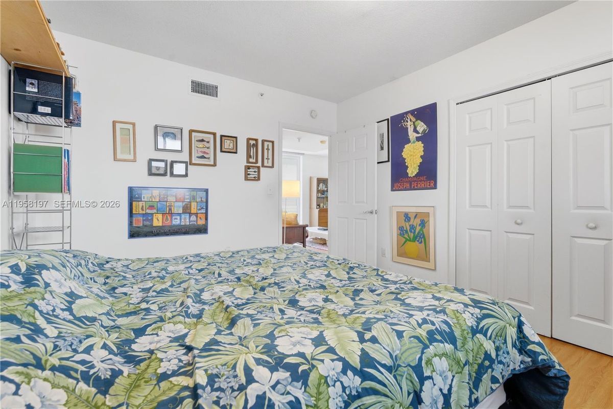 Photo - 7800 Collins Ave