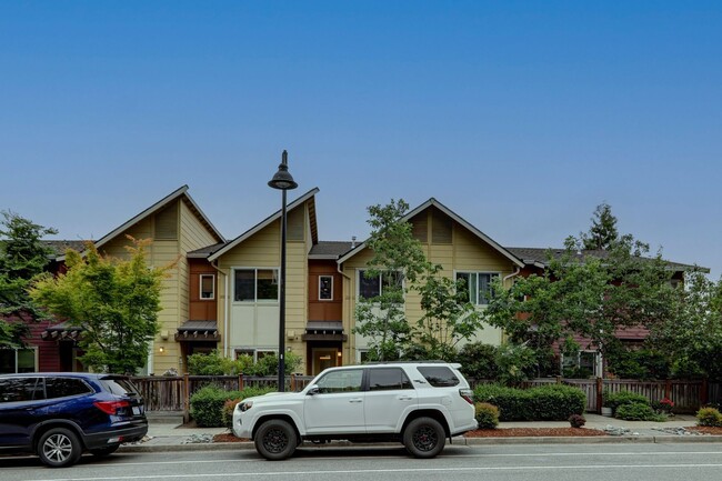Lovely 2BR 1.75BA Issaquah Town Home, Perf... - Lovely 2BR 1.75BA Issaquah Town Home, Perf...
