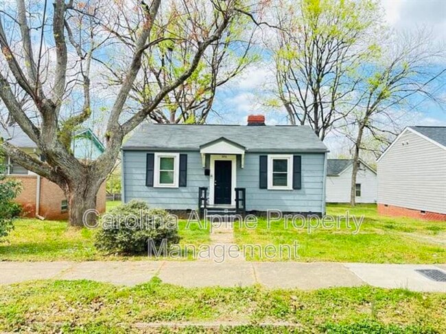 Building Photo - 606 S Ellis St