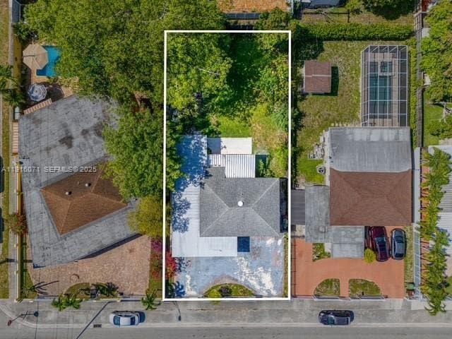 Photo - 911 E 32nd St