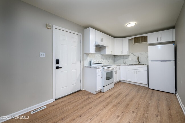 Photo - 114 Watson Ave Unidad 1