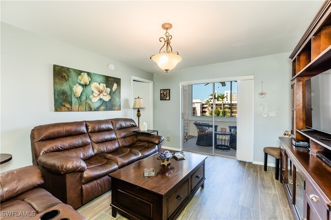 Building Photo - 921 Seagrape Dr Unit 308B