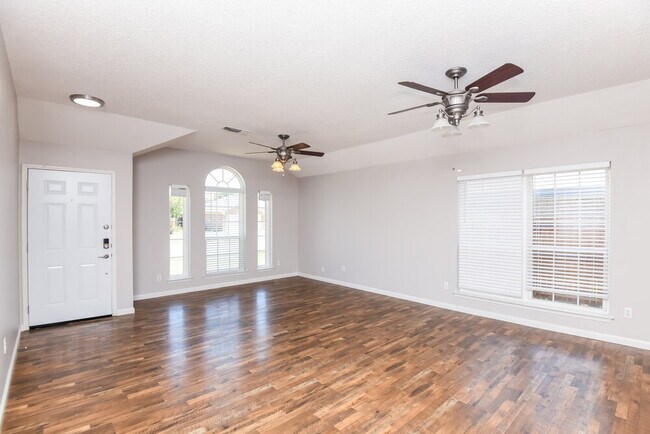 Photo - 415 Marybeth Dr