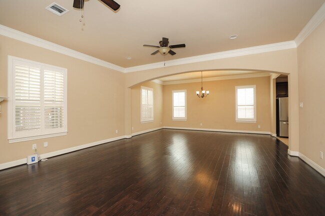 Building Photo - 11002 Upland Forest Dr