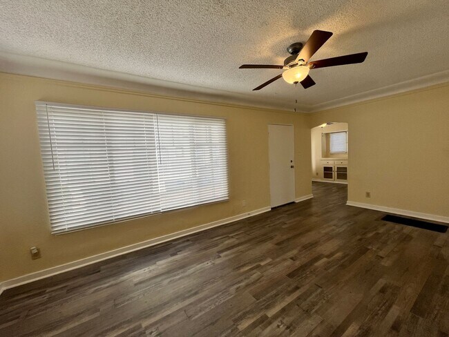 Photo - 2522 Cedar Ave Unit 2522