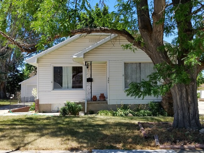 Building Photo - 100 W. Unit 303 N.