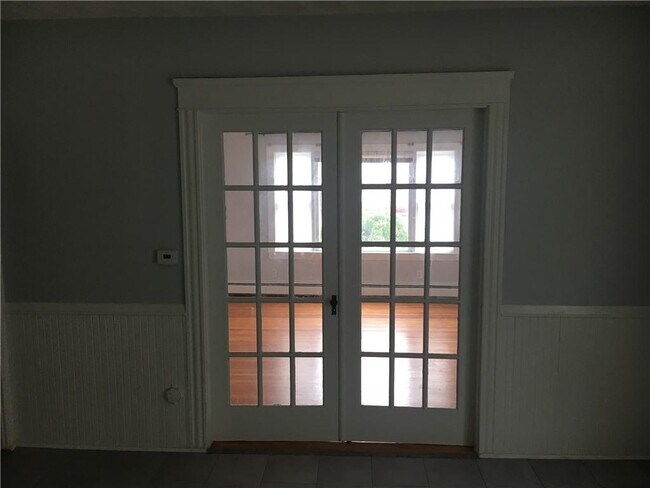 Photo - 152 Webster St