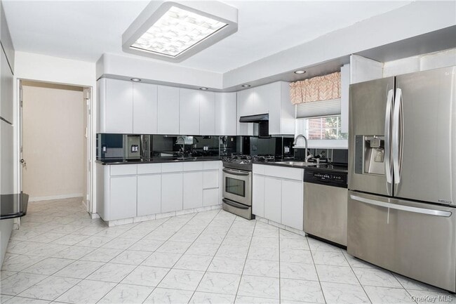 Photo - 89 Ridgewood Ave Unit 1