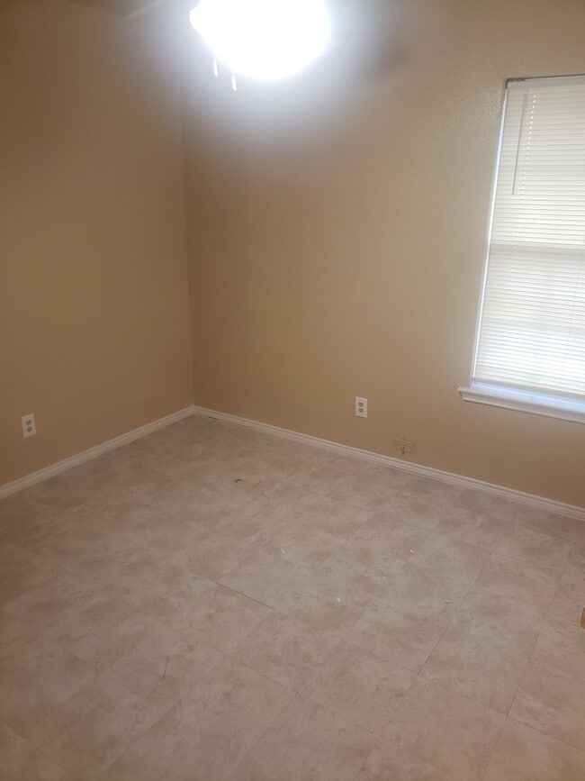 Photo - 1436-1438 E Mulkey St Unit 1438 E Mulkey St
