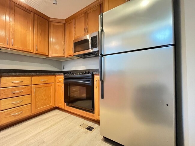 Photo - Stylish & Spacious 3-Bed Home! "ASK ABOUT OUR ZERO DEPOSIT"