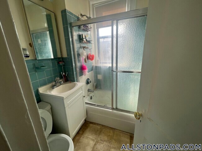 Photo - 1156 Commonwealth Ave Unidad 54