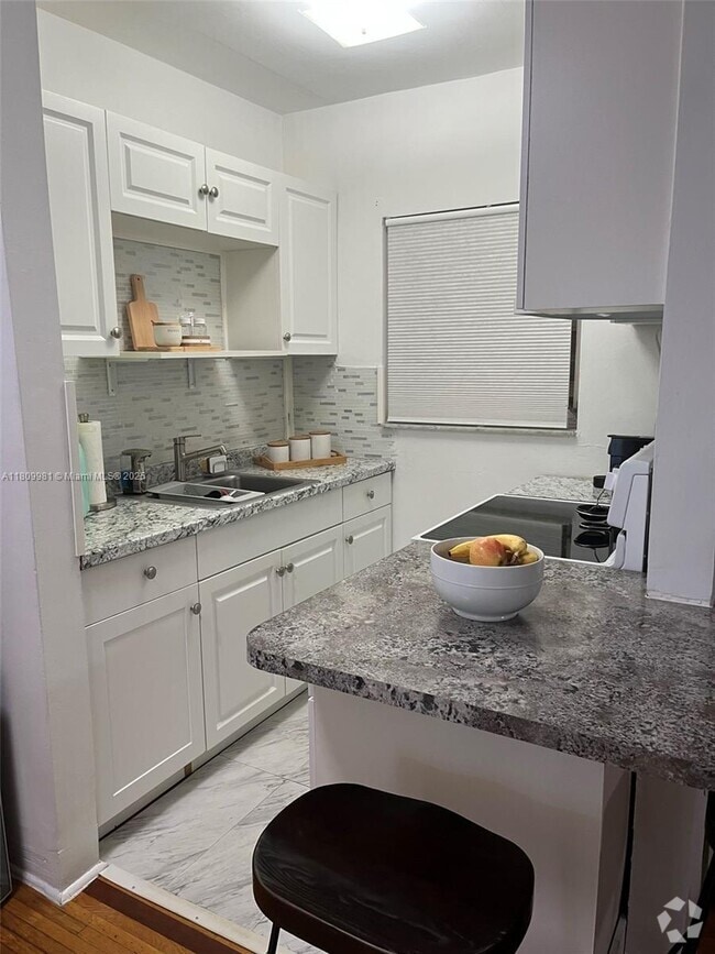 Building Photo - 131 Antiquera Ave Unit 4 Rental