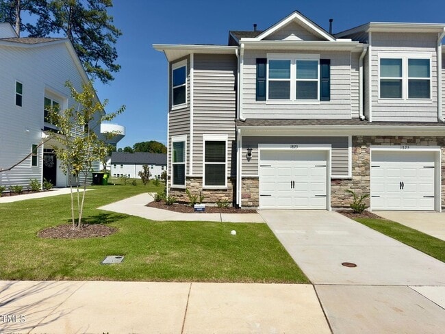 Building Photo - 1823 Hinesley Dr Rental
