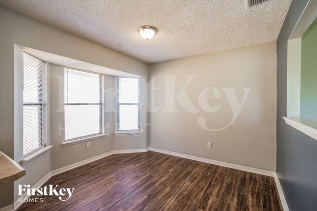 Photo - 7734 Pikes Peak Dr
