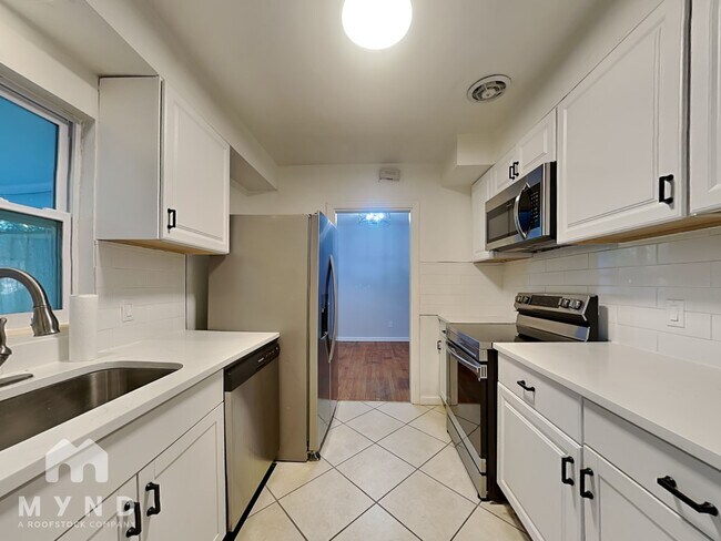 Photo - 809 Woodside Ave