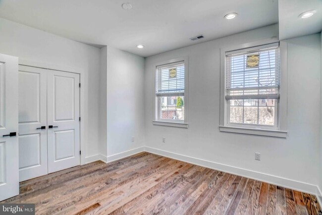 Photo - 2832 Edgemont St