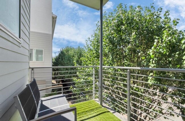 Building Photo - 360 Eado Park Cir