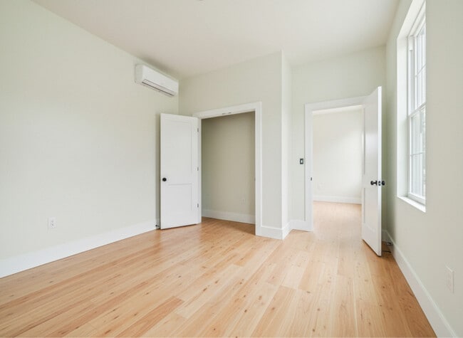 110 8th St