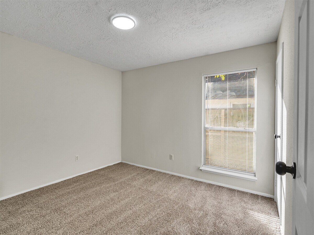 Photo - 22125 Diane Dr