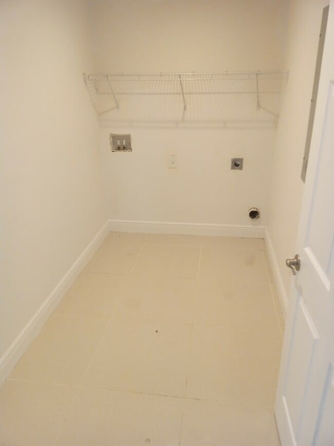 Photo - 9007 Meadow Cir