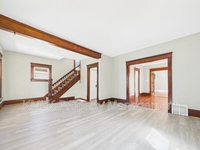 Photo - 701 Kling St