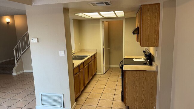 Photo - Condo in HALLCRAFT VILLAS EAST