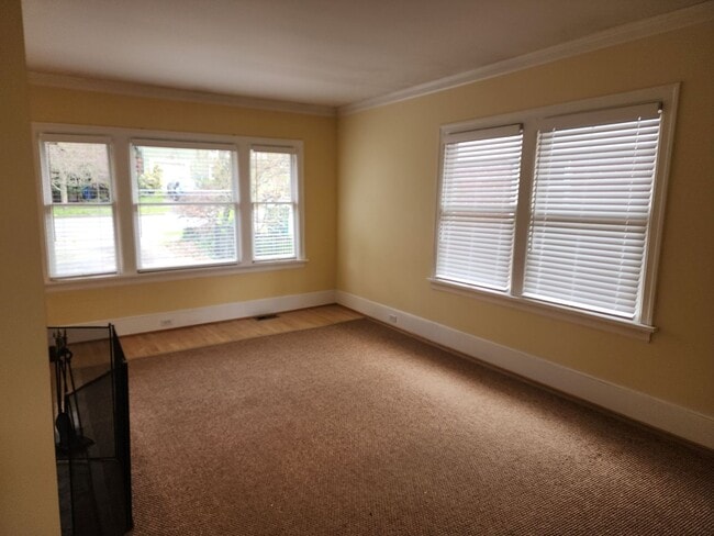 Photo - Spacious 3BR/3BA in Sought- After Queen Anne Location