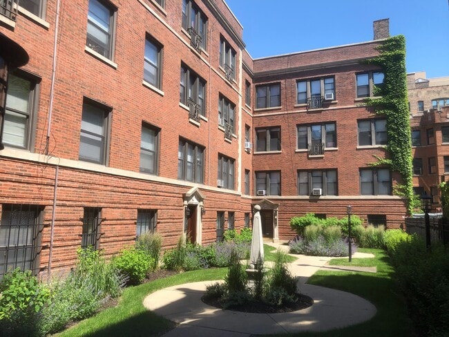 Nicely Landscaped Courtyard