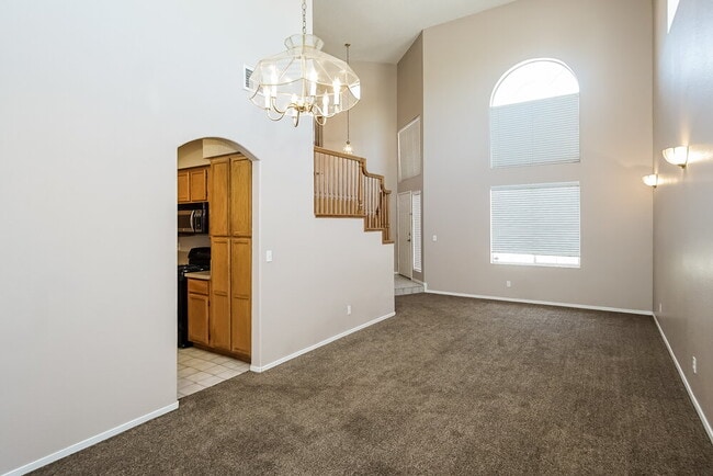 Photo - 268 Sundial St