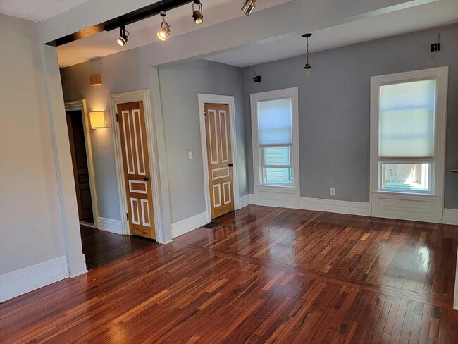 Photo - 496 W Ferry St Apartamentos Unidad 2