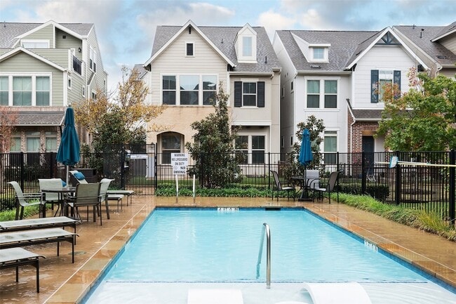 Photo - 1115 Manacor Ln