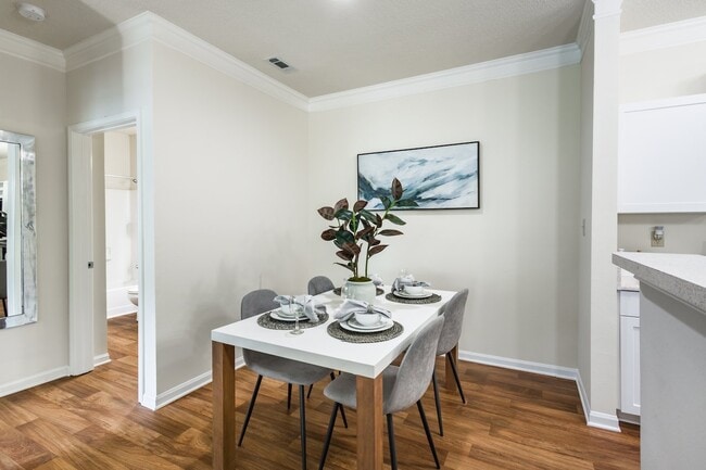 Photo - Hawthorne at Main