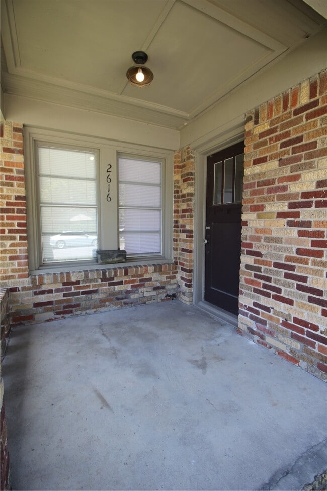 Photo - 2616 Oakcliff St