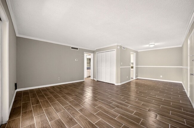 Photo - Serravella - 285-202 Unit 285-202