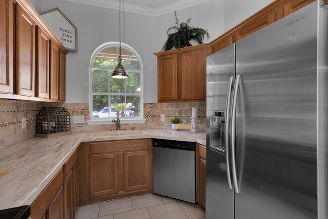 106 Snug Harbor Dr