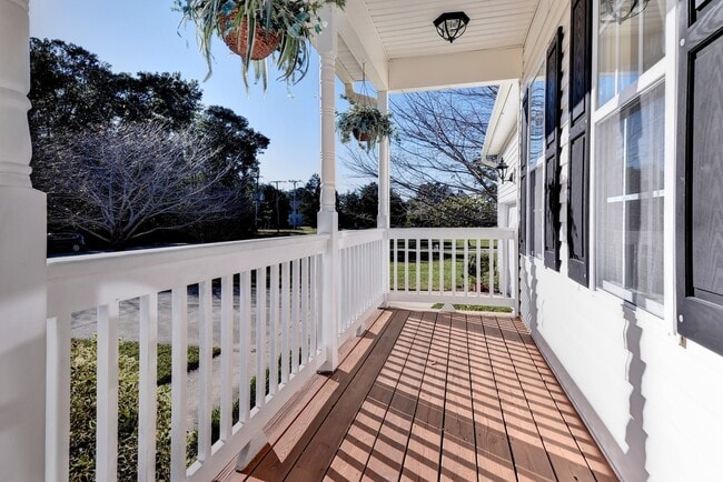 Photo - 164 Old Field Rd