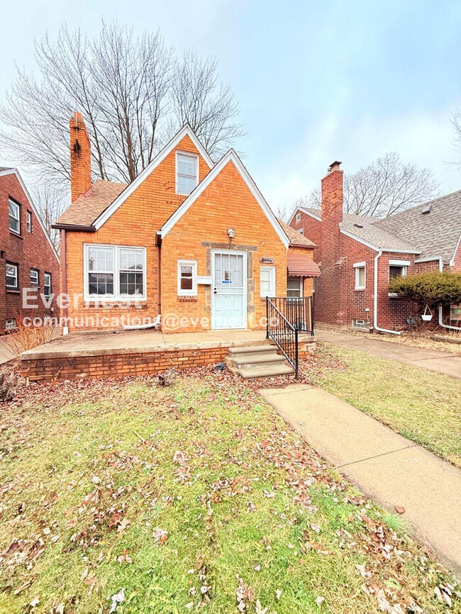 Building Photo - 11009 Roxbury St