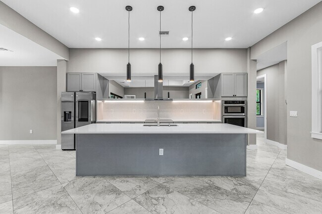 Photo - 408 41st Ave NE