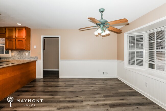 Photo - 5947 Chalice Way