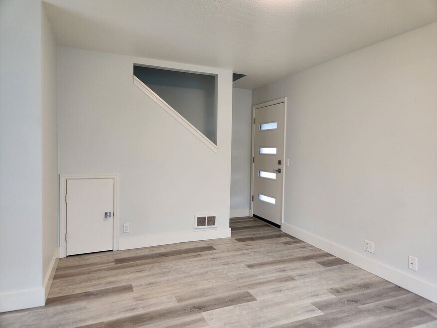 1721 Mill Alley