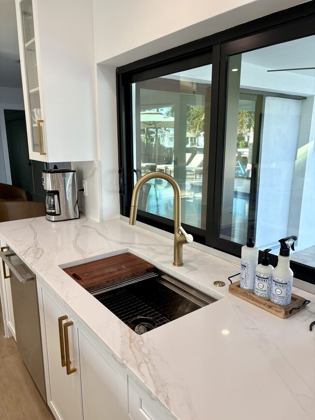 Photo - 4440 NE 26th Ave