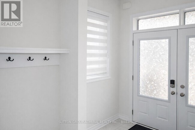 Photo - 65 Barkerville Dr