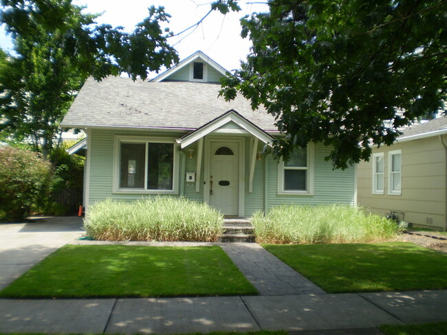 2 bed/1 bath Bungalow ~ Hardwood Flooring ... - 2 bed/1 bath Bungalow ~ Hardwood Flooring ... Casa