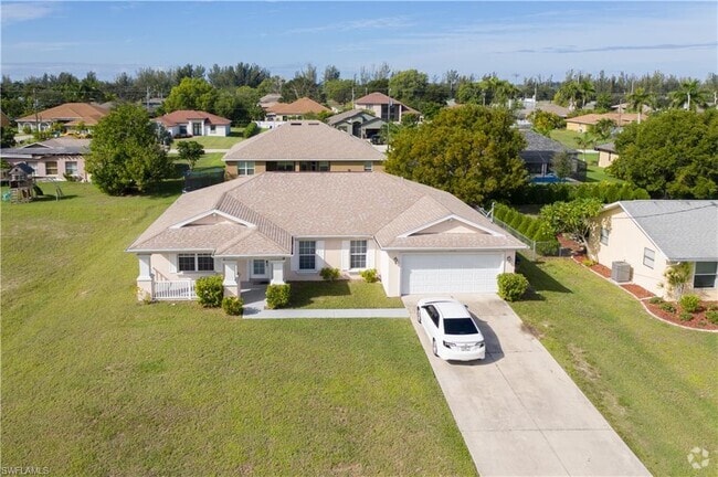 Building Photo - 2700 SW 15th Ave Rental