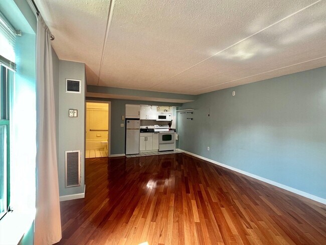 Photo - 108 Peterborough St Unit 4H