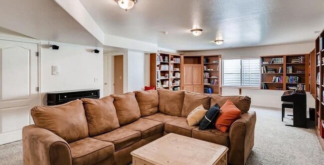 Photo - 6 month lease available! D20 5bdrm Home on...