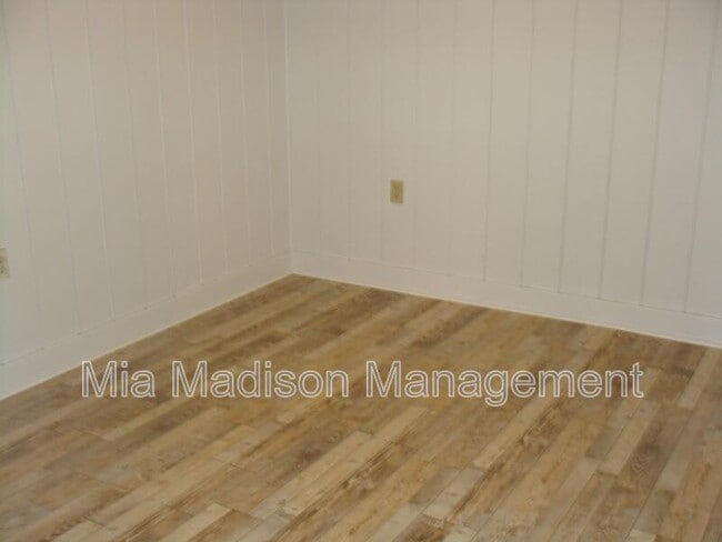 Photo - 1526 E 37th St